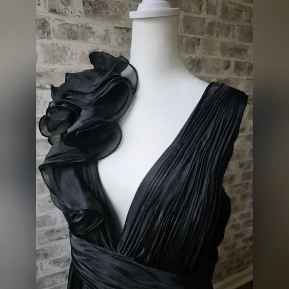 NWT Mac Duggal Plunging Ruffled Rosette A-Line Cocktail Dress Size 16 - Picture 4 of 15